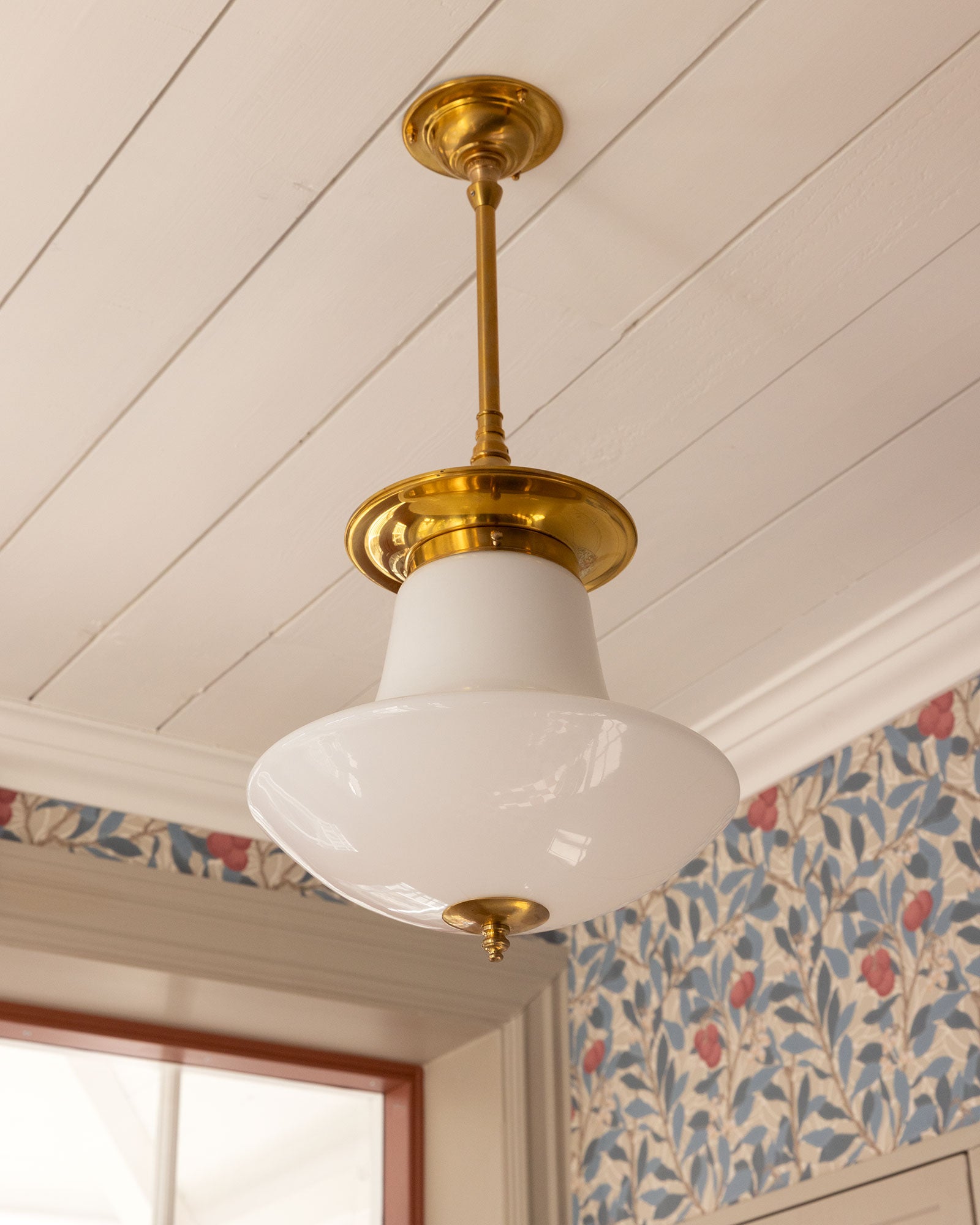 Ceiling Light - Dahlberg Pendant 100 Brass, Anchor shade image