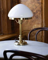Bordslampa - Karlfeldt mässing, toppig vit thumbnail image