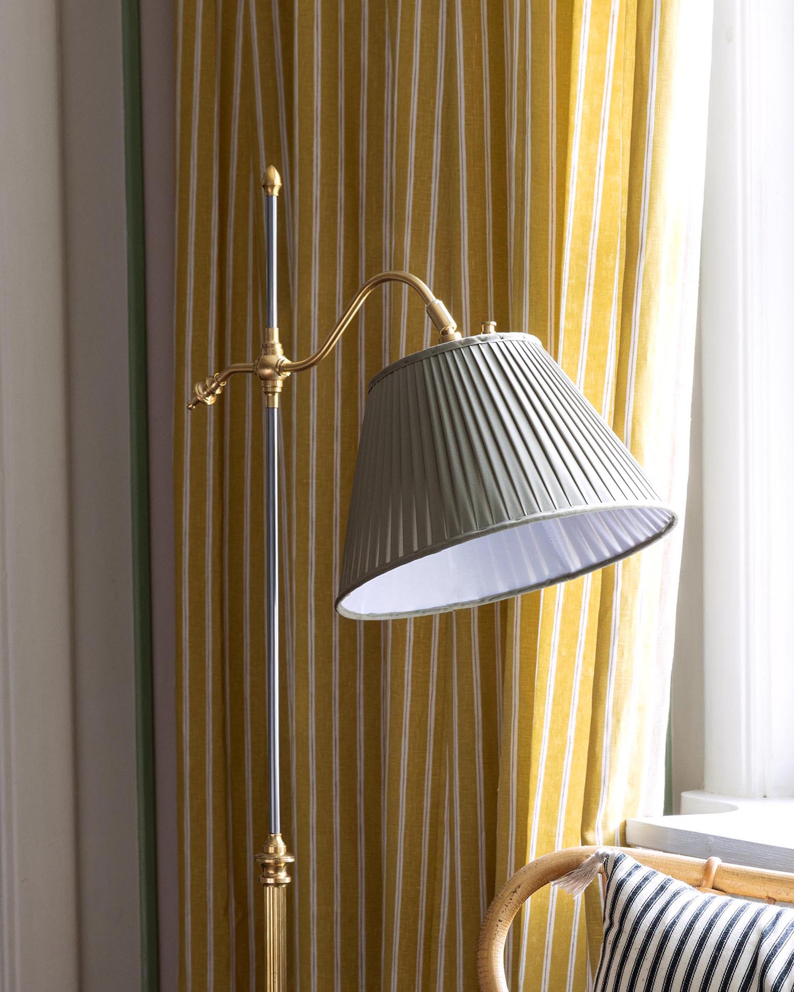 Stehlampe - Gullberg Messing, olivgrüner schirm image