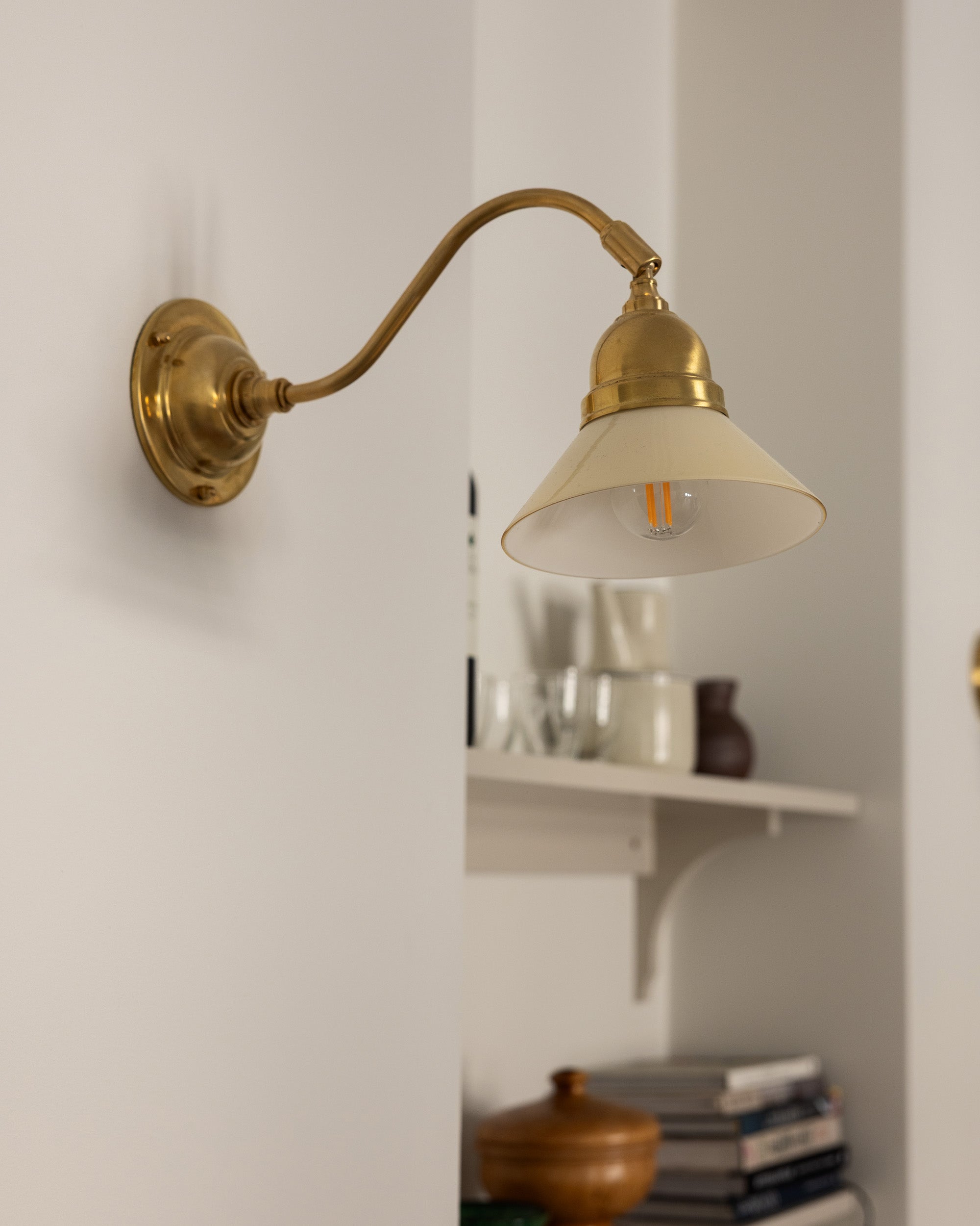 Wall Lamp – Runeberg Polished Brass with Off-White Glass Shade image
