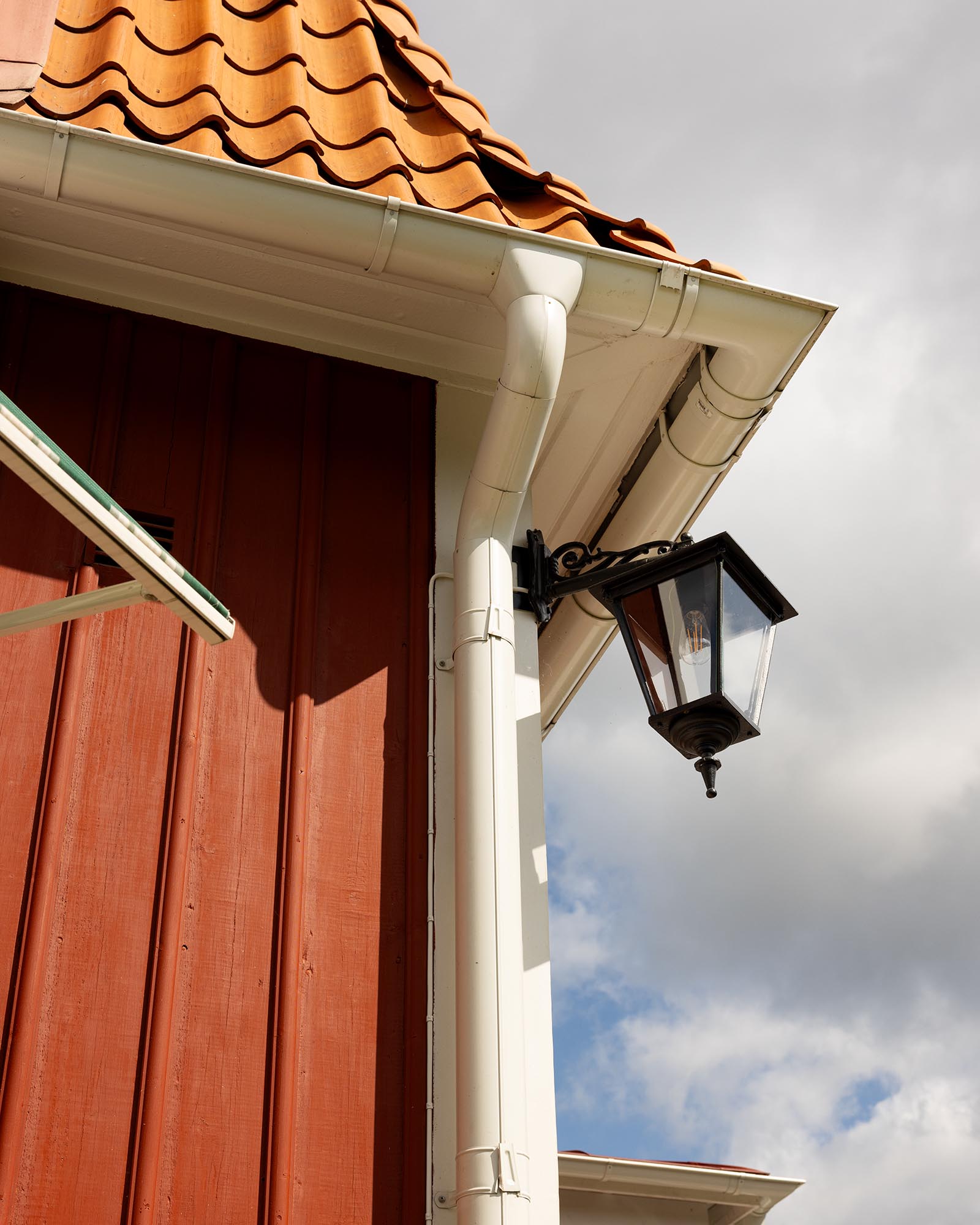 Utomhuslampa - Fasadlykta Solgård M4 hängande image