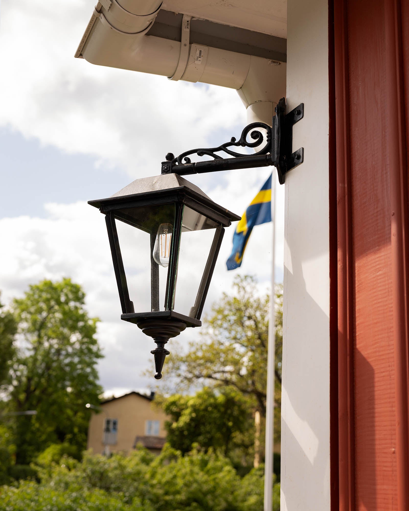 Utomhuslampa - Fasadlykta Solgård M4 hängande image