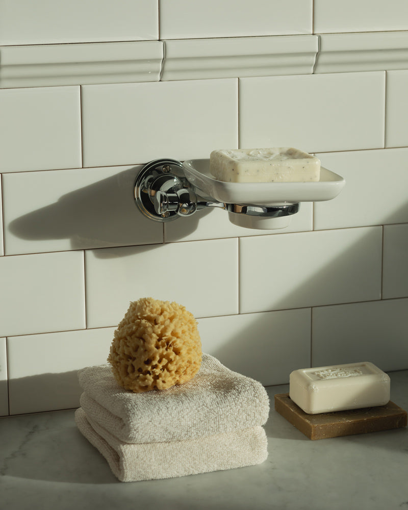 Bathroom detailssplit-banner image
