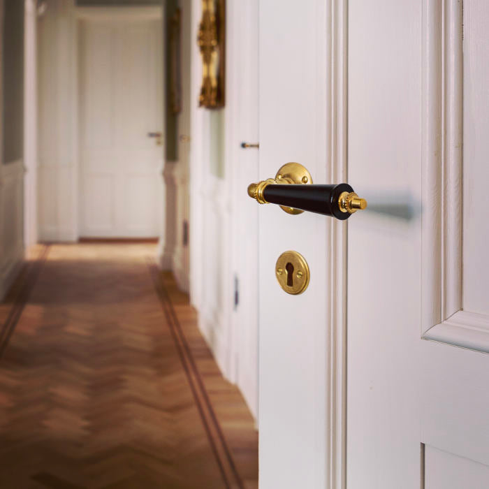 Door handle - Triple pearl-string detail - Brass - Sekelskifte