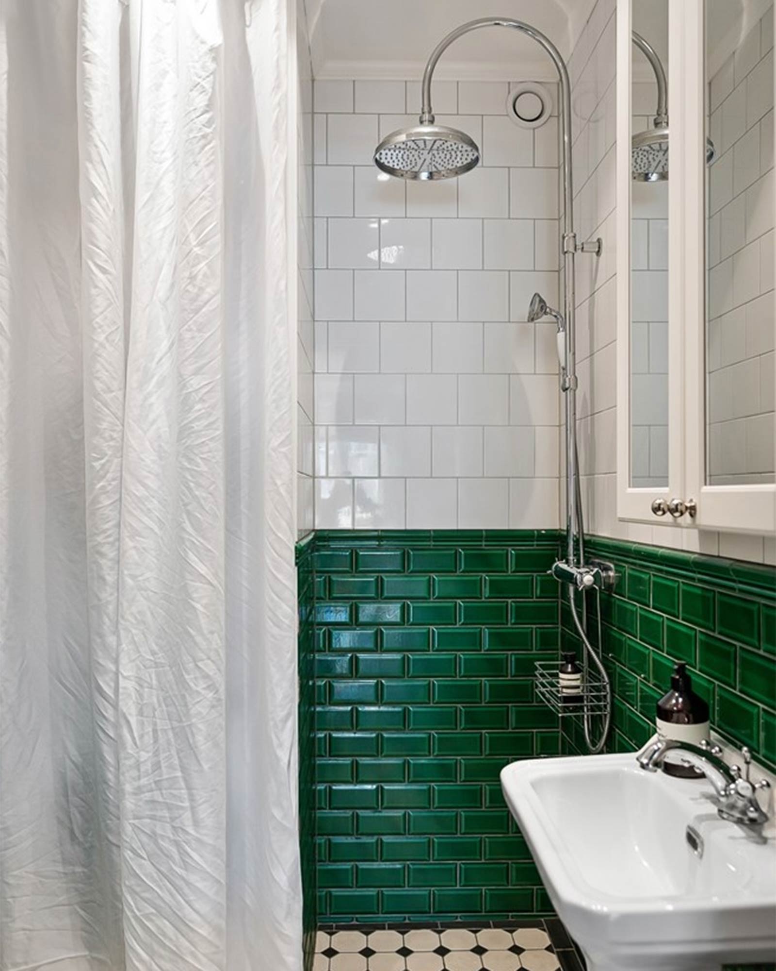 Green bathroom card image