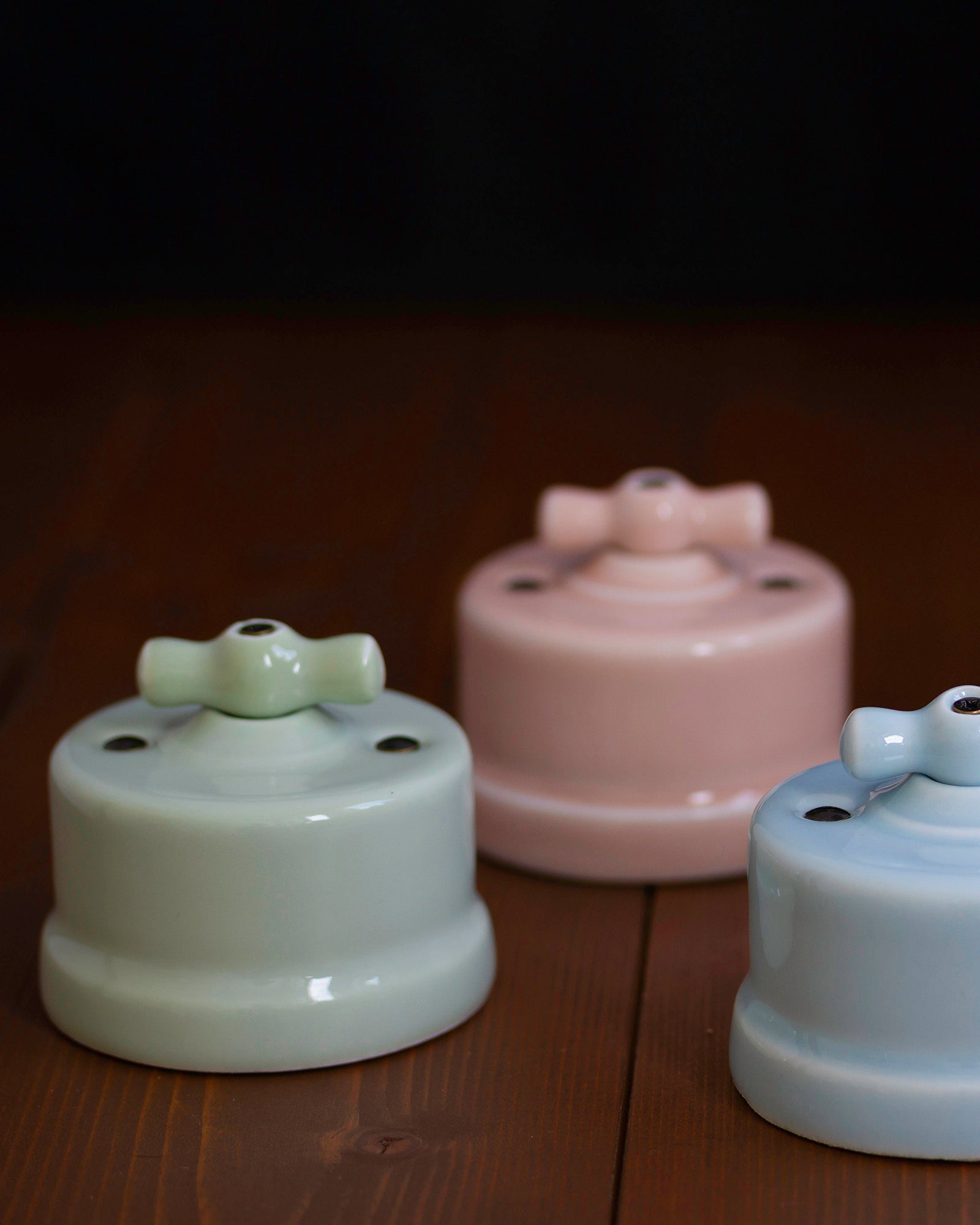 Knob to power switch - Light green porcelain with bronze screw image